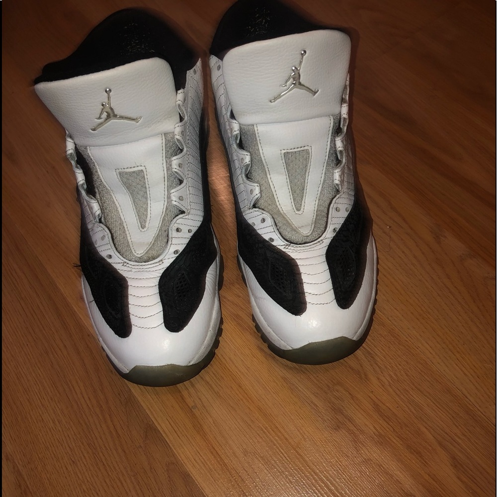 Retro JORDAN 11 IE 2011